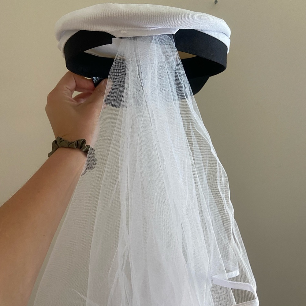 Bride Captain Hat with Veil - Picture 4 of 5